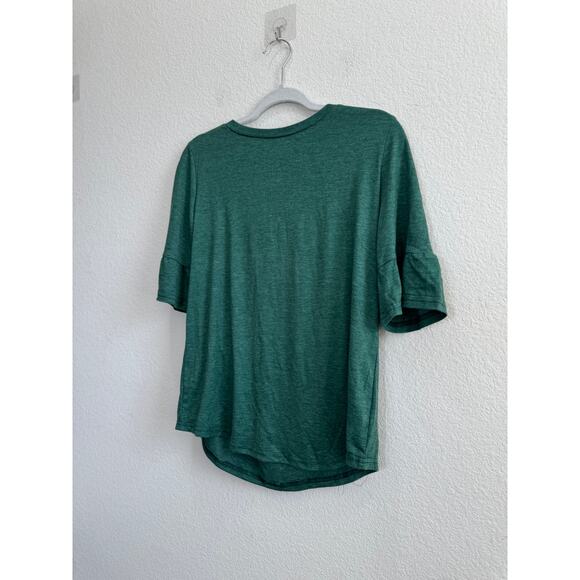 NWOT Women's Short Sleeve Round Neck T-Shirt Button Decal on Back Medium - Picture 10 of 12